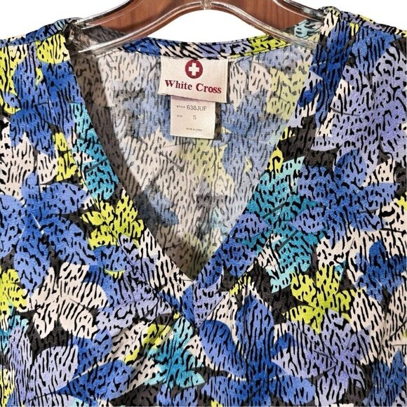 WHITE CROSS Floral Scrub Top‎ Size Size Small Multicolor Medical Uniform Nurses - Picture 3 of 12